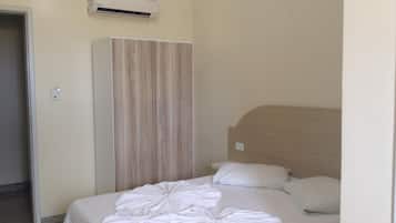 Minibar, bàn, truy cập Internet không dây miễn phí, bộ trải giường