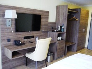 1 bedroom, premium bedding, pillow-top beds, in-room safe - Naam Hotel & Apartment Frankfurt City-messe Airpor (Frankfurt)