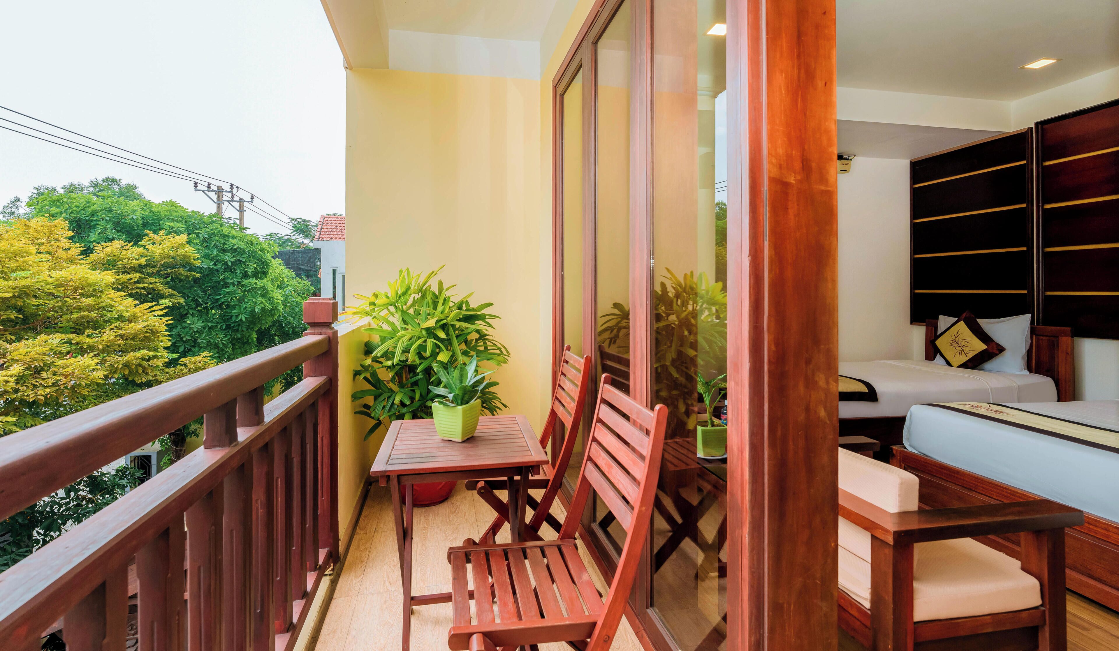 Phòng 3 | Quang cảnh ban công