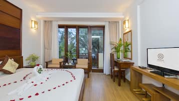 Minibar, Zimmersafe, Schreibtisch, laptopgeeigneter Arbeitsplatz