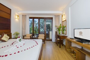 미니바, 객실 내 금고, 책상, 노트북 작업 공간