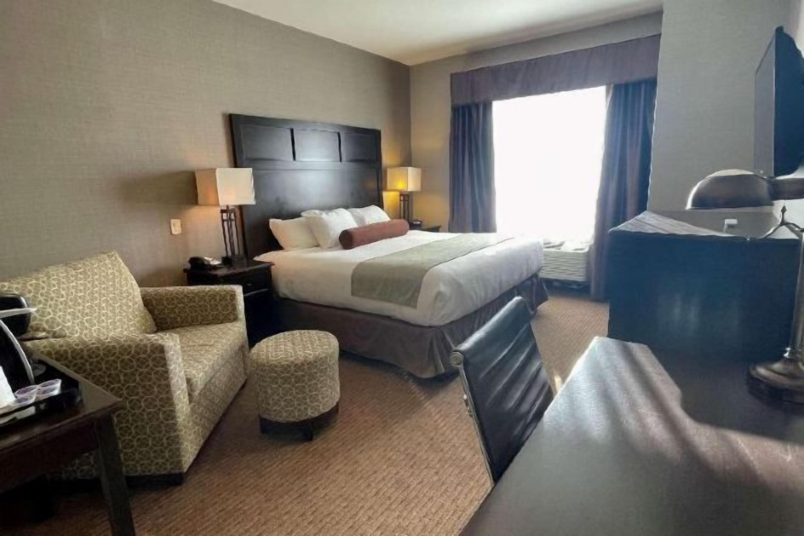 Premium bedding, pillowtop beds, in-room safe, desk