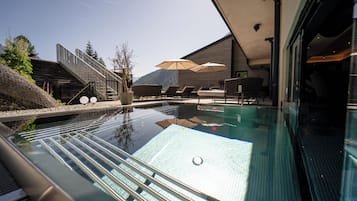 Piscine couverte, piscine extérieure, cabanons gratuits