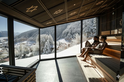 Arpuria l hidden luxury mountain home | Adults friendly