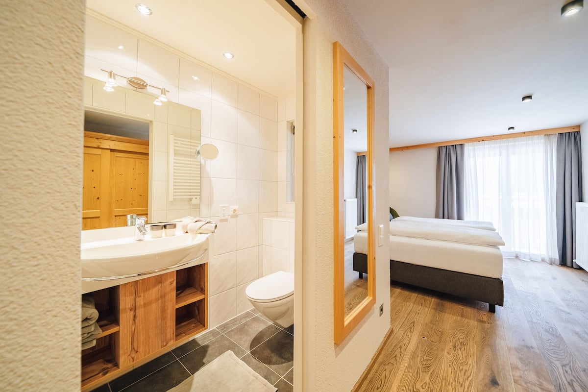 1 bedroom, premium bedding, down duvets, in-room safe