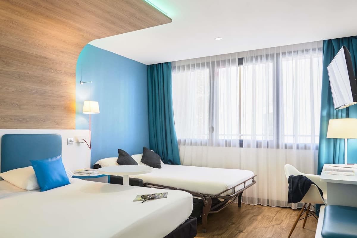 standard room, 1 double bed with sofa bed | premium bedding, in-room safe, individually furnished, desk