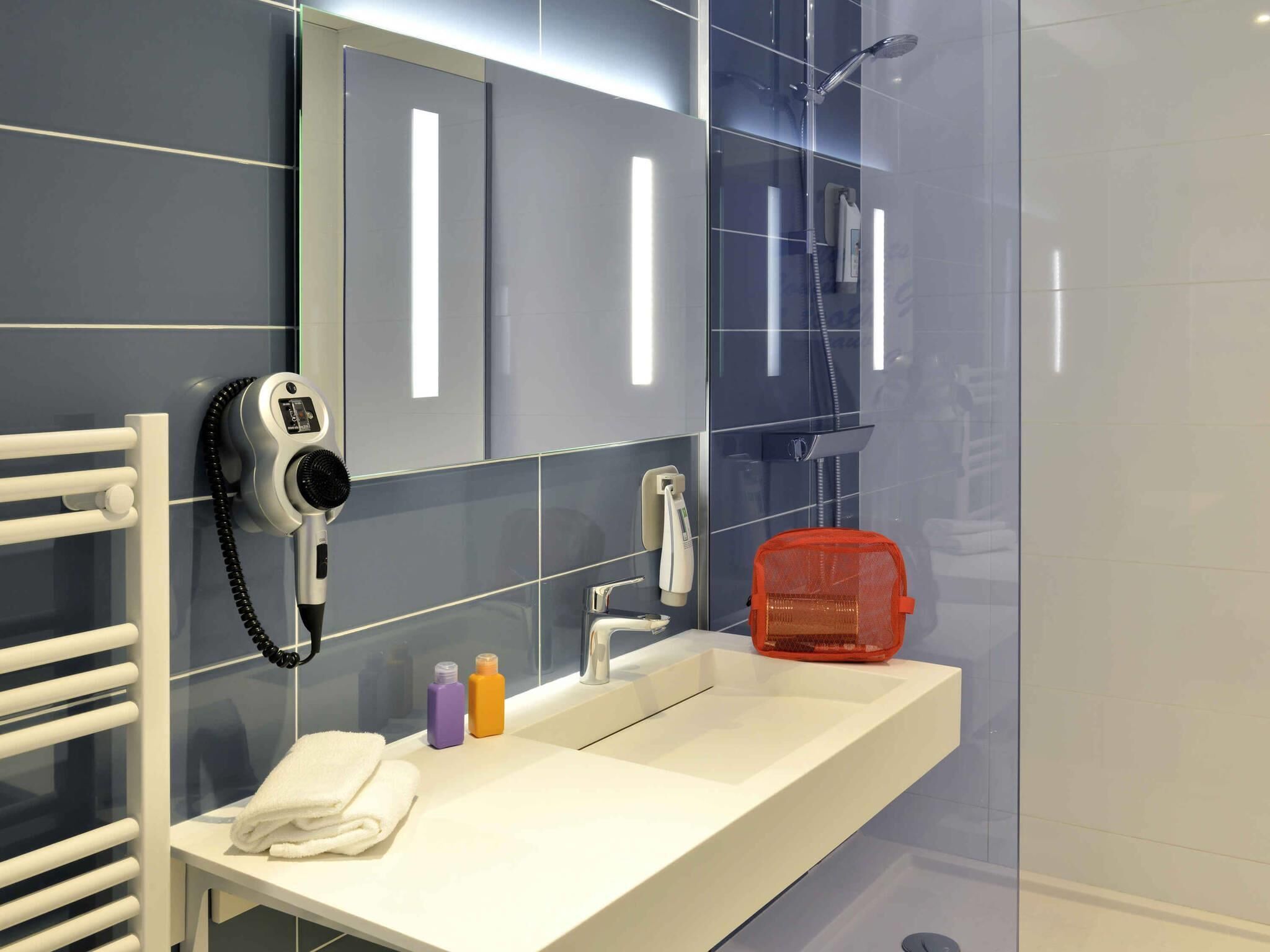 premium bedding, in-room safe, individually furnished, desk