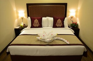 Minibar, in-room safe, individually decorated, individually furnished - The Cloud Hotel (Ahmedabad)