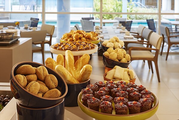 Daily buffet breakfast for a fee