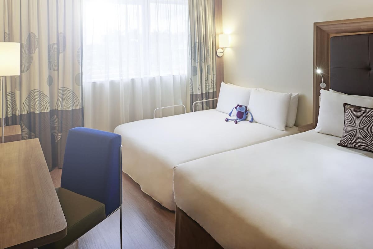Chambre Supérieure, 1 grand lit et 1 canapé-lit