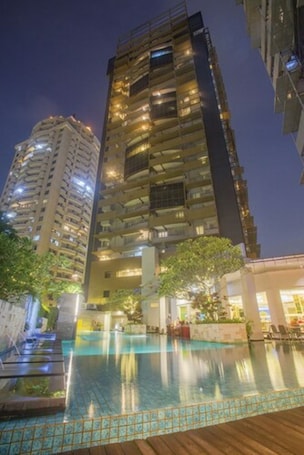 Front of property. éL Hotel Jakarta