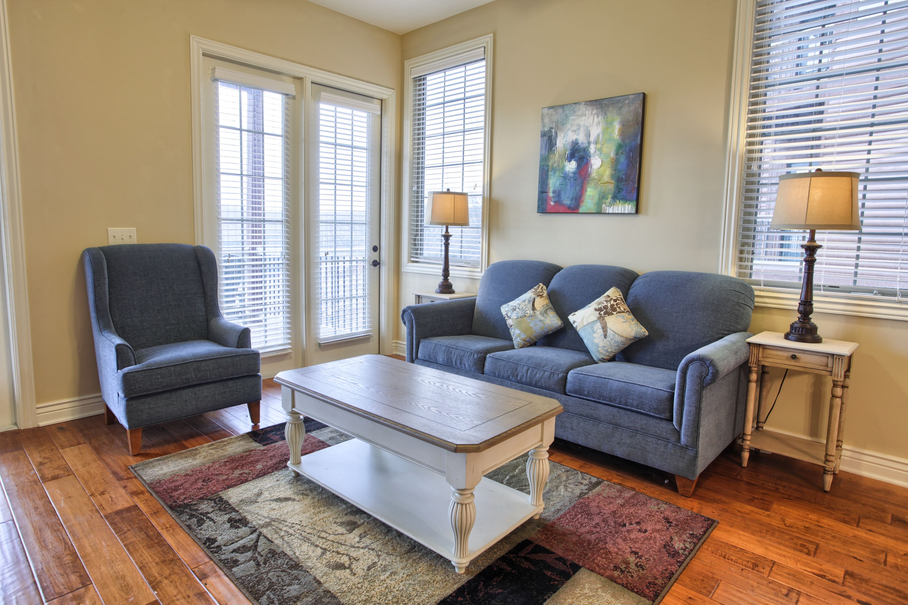 Panoramic Penthouse, 2 Bedrooms, Jetted Tub, Mountain View | Living room | LED TV, fireplace, DVD player