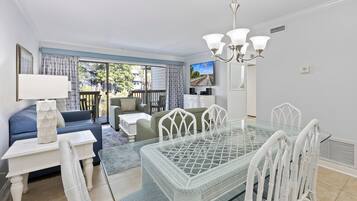 Basic Townhome | Dining room