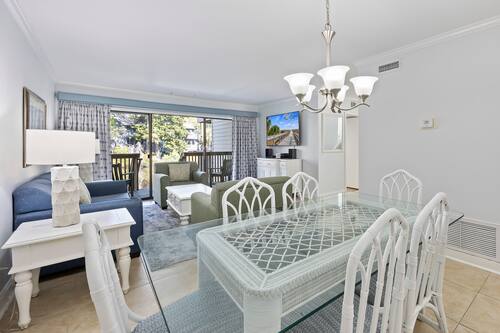 Basic Townhome | Dining room