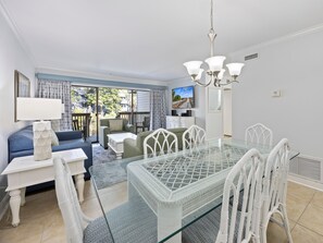 Basic Townhome | Dining room