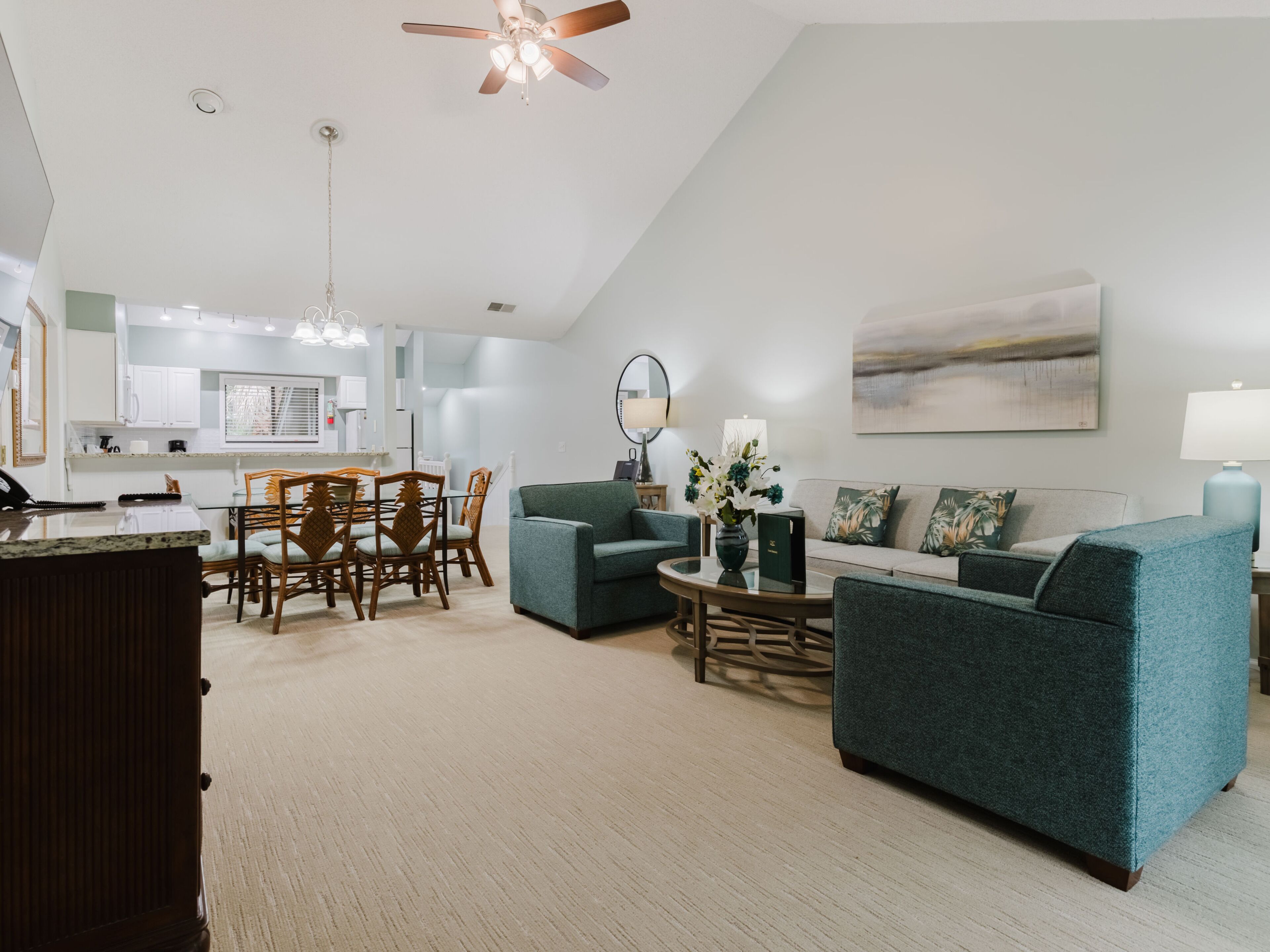 Deluxe Villa | Living area | 38-inch flat-screen TV with cable channels, TV, DVD player