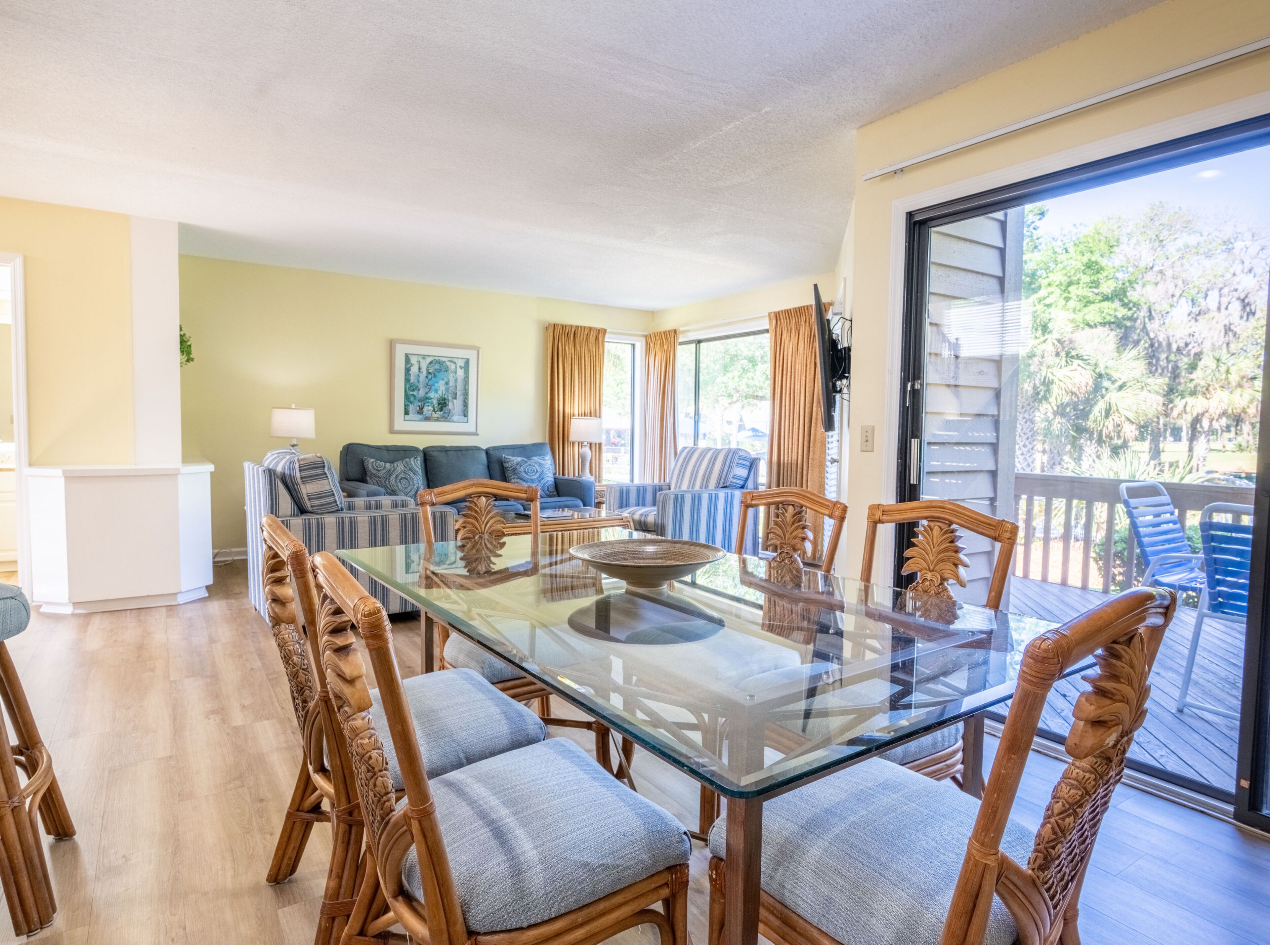 Basic Townhome | Dining room