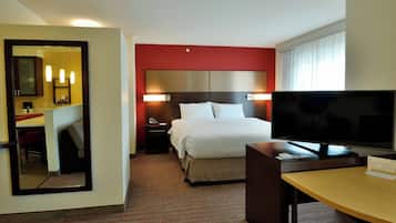 Studio, 1 King Bed with Sofa bed | 1 bedroom, premium bedding, desk, laptop workspace
