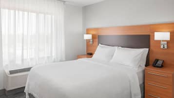 Suite, 2 habitaciones | Escritorio, espacio para trabajar con laptop y cortinas blackout