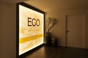 Interior detail - EGO Hotel (Ancona)