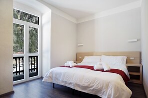 Bureau, lits bébé (en supplément), Wi-Fi gratuit, draps fournis