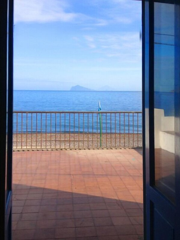 Apartment, 2 Bedrooms, Beach View, Sea Facing | Terrace/patio