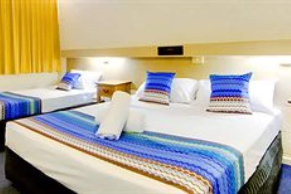 Kamar Twin | Meja kerja, setrika/meja setrika, Wi-Fi gratis, dan seprai linen