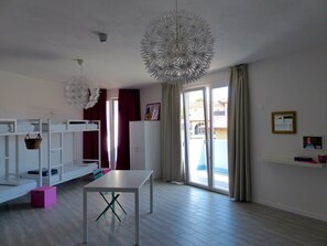 Shared Dormitory, 1 Single Bed
