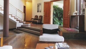 Unclassified image, 3 of 50, button - Silvikris Villas (Colombo)