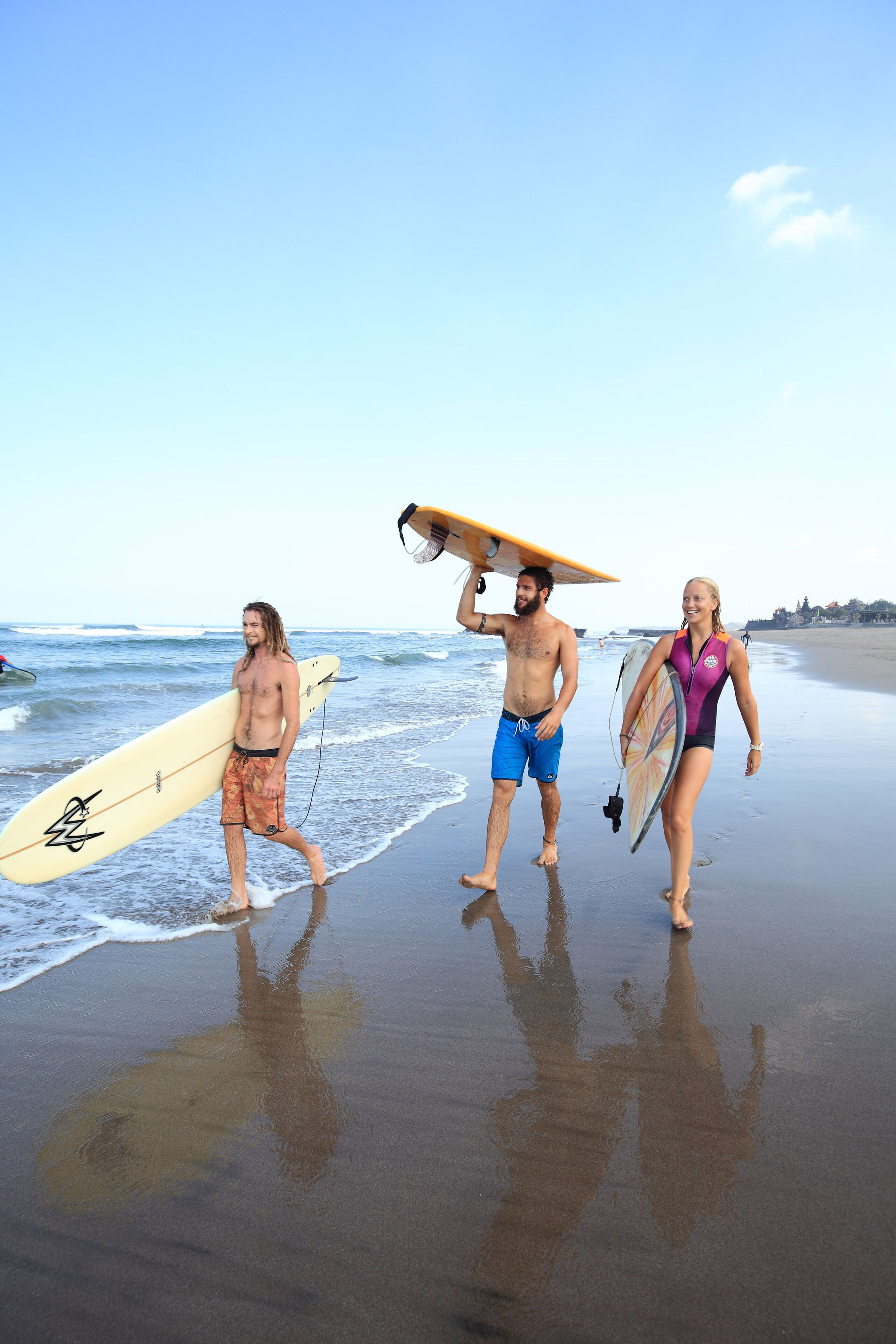 beach nearby, white sand, sun-loungers, beach umbrellas