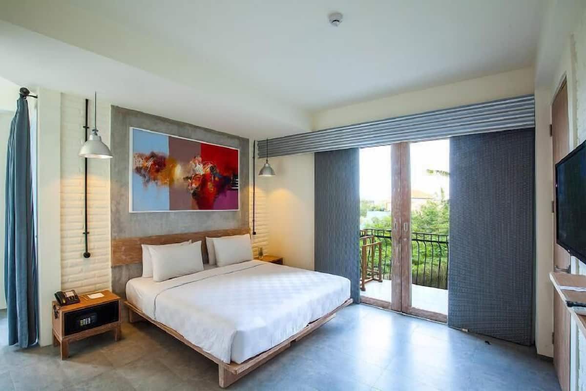 Skrivebord, strykejern/-brett, wi-fi (inkludert) og sengetøy