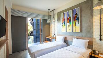 Deluxe Balcony Pool View | Desk, iron/ironing board, free WiFi, bed sheets