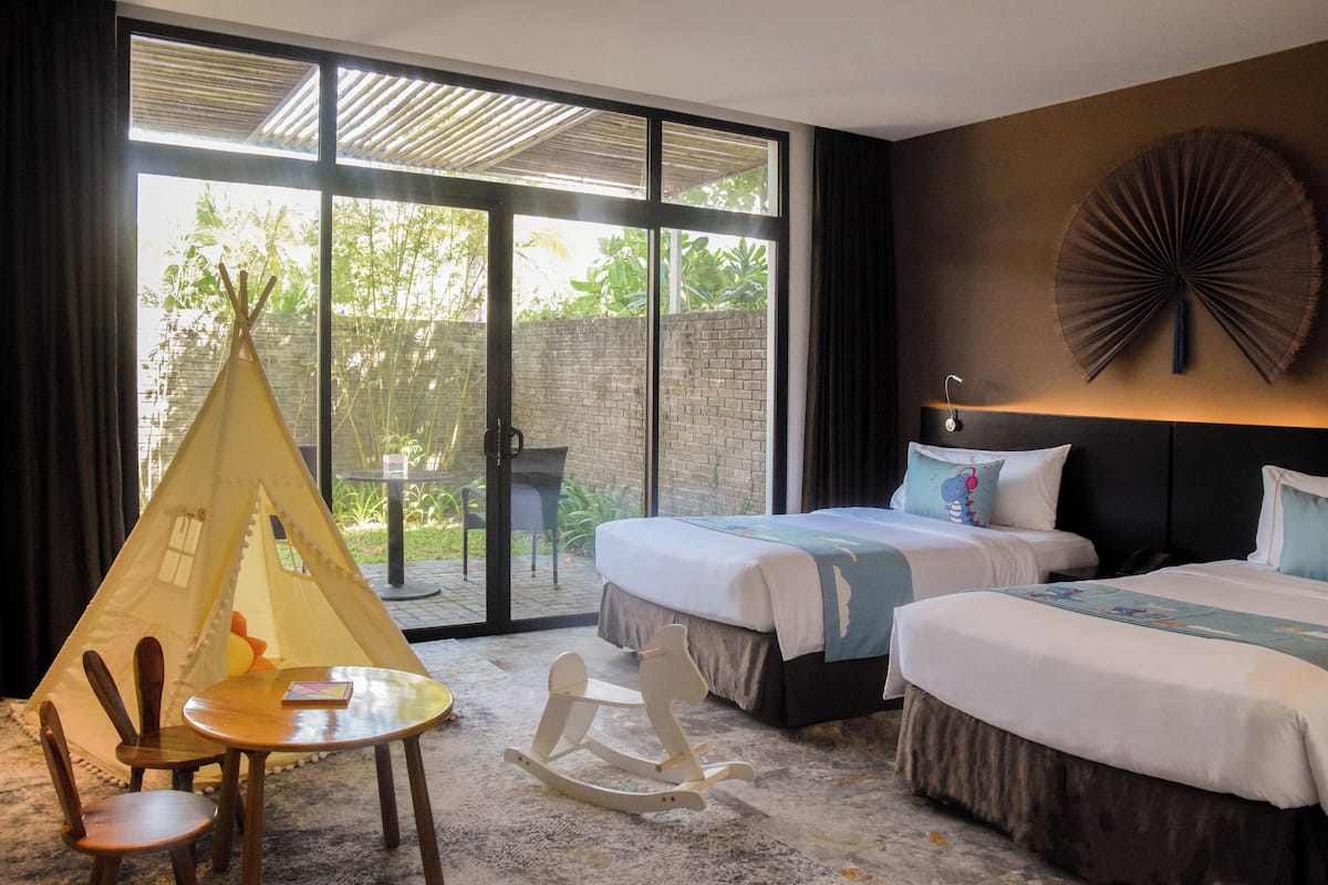 The Level, Family Room, 2 Bedrooms | 2 bedrooms, premium bedding, minibar, in-room safe