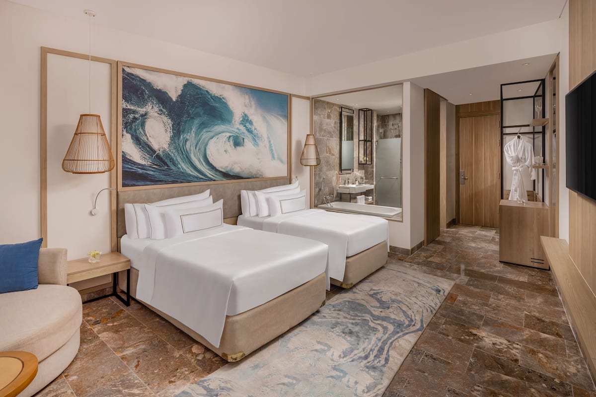 2 bedrooms, premium bedding, minibar, in-room safe