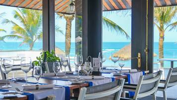 2 restaurants, breakfast, lunch, dinner served; Vietnamese cuisine