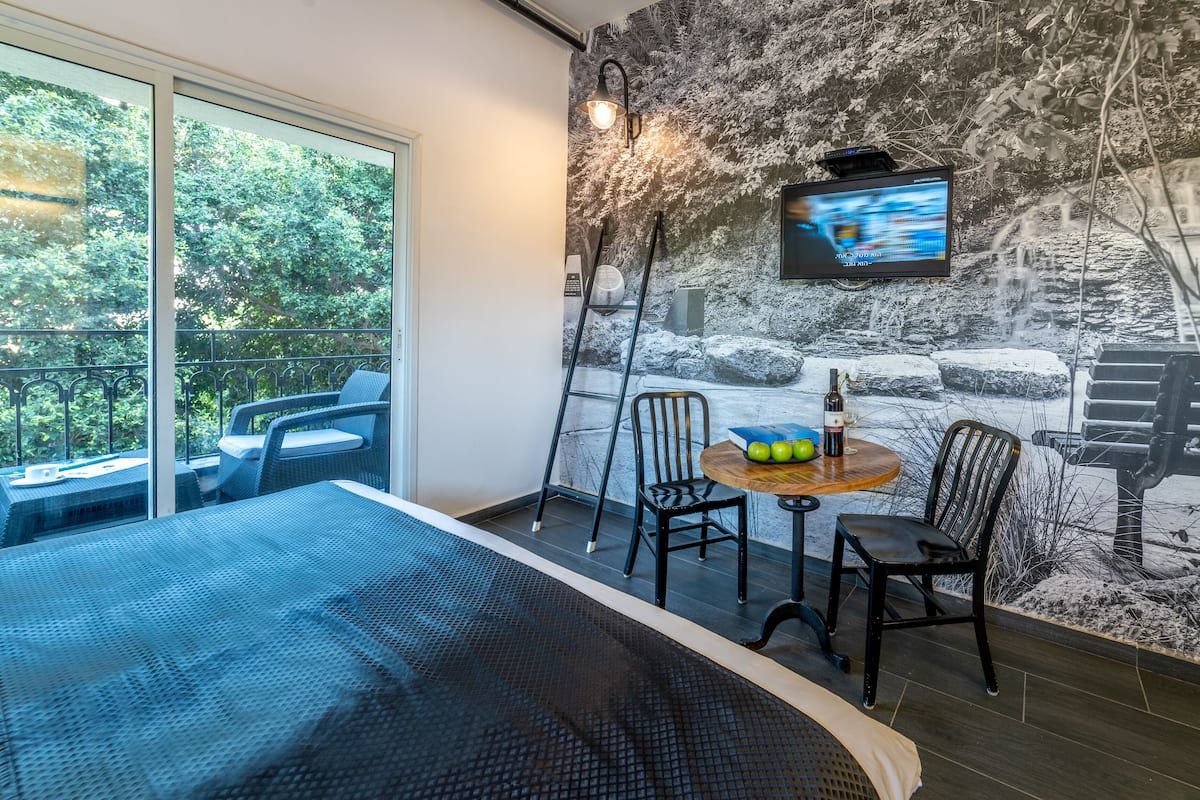 Superior Room, Balcony | Premium bedding, in-room safe, blackout drapes, free cribs/infant beds