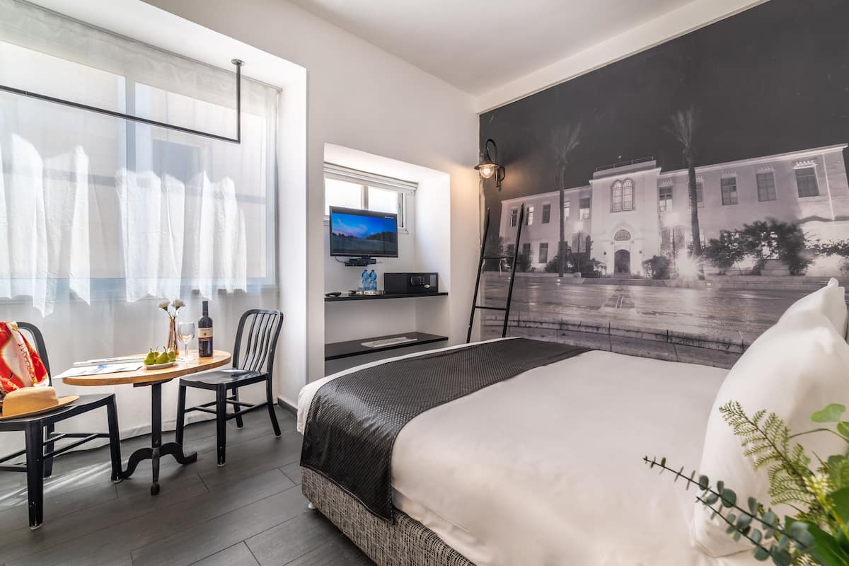 Classic Room | Premium bedding, in-room safe, blackout drapes, free cribs/infant beds