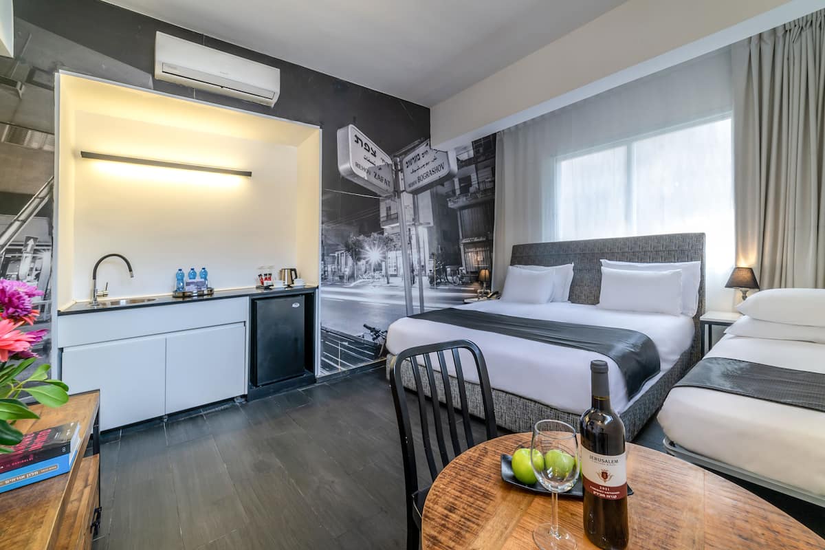 Triple Room | Premium bedding, in-room safe, blackout drapes, free cribs/infant beds
