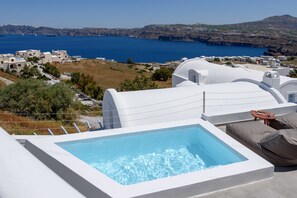 Executive Suite, Sea View (private plunge pool) | Rooftop pool | 7 outdoor pools, pool loungers - Earino Suites and Villas (Santorini)