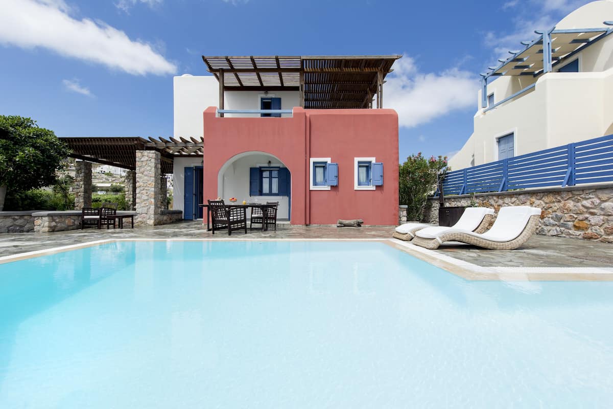 Villa, eigener Pool | Außenpool | 7 Außenpools, Liegestühle