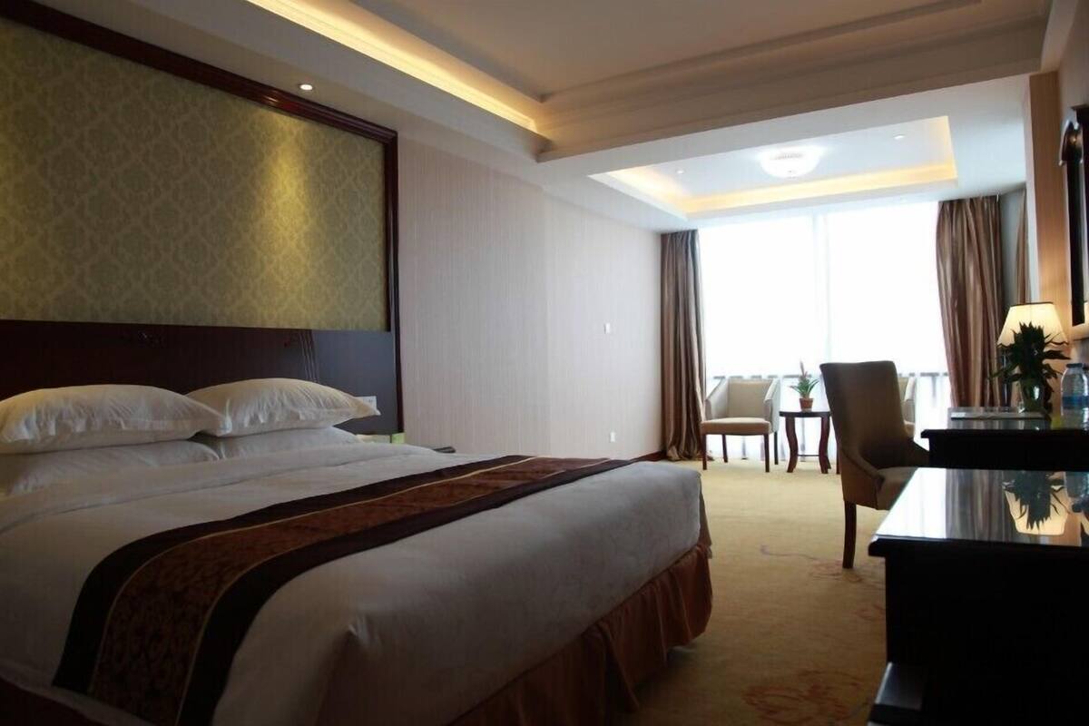 Family Room | Desk, rollaway beds (surcharge), WiFi (free)
