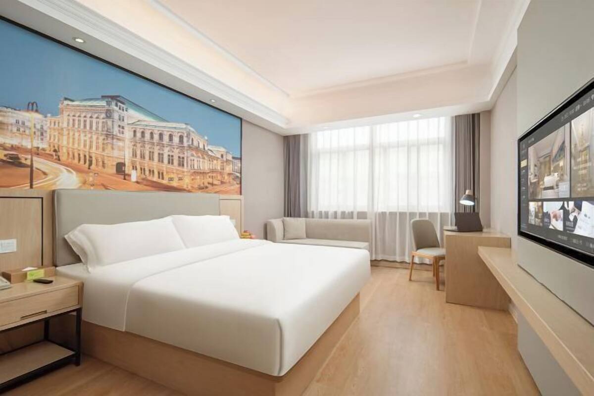 Desk, rollaway beds (surcharge), WiFi (free)