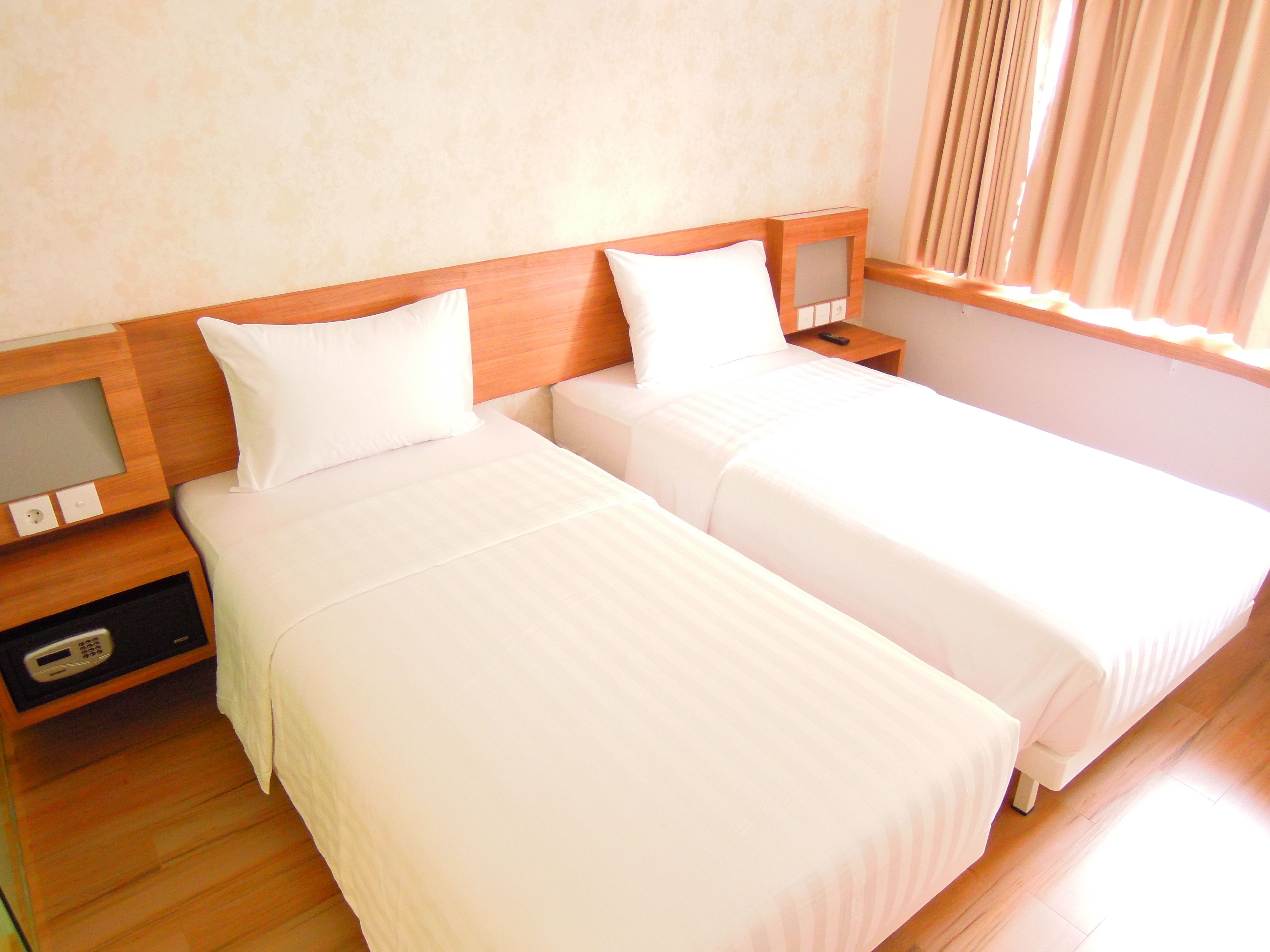 Foto - Whiz Hotel Cikini Jakarta