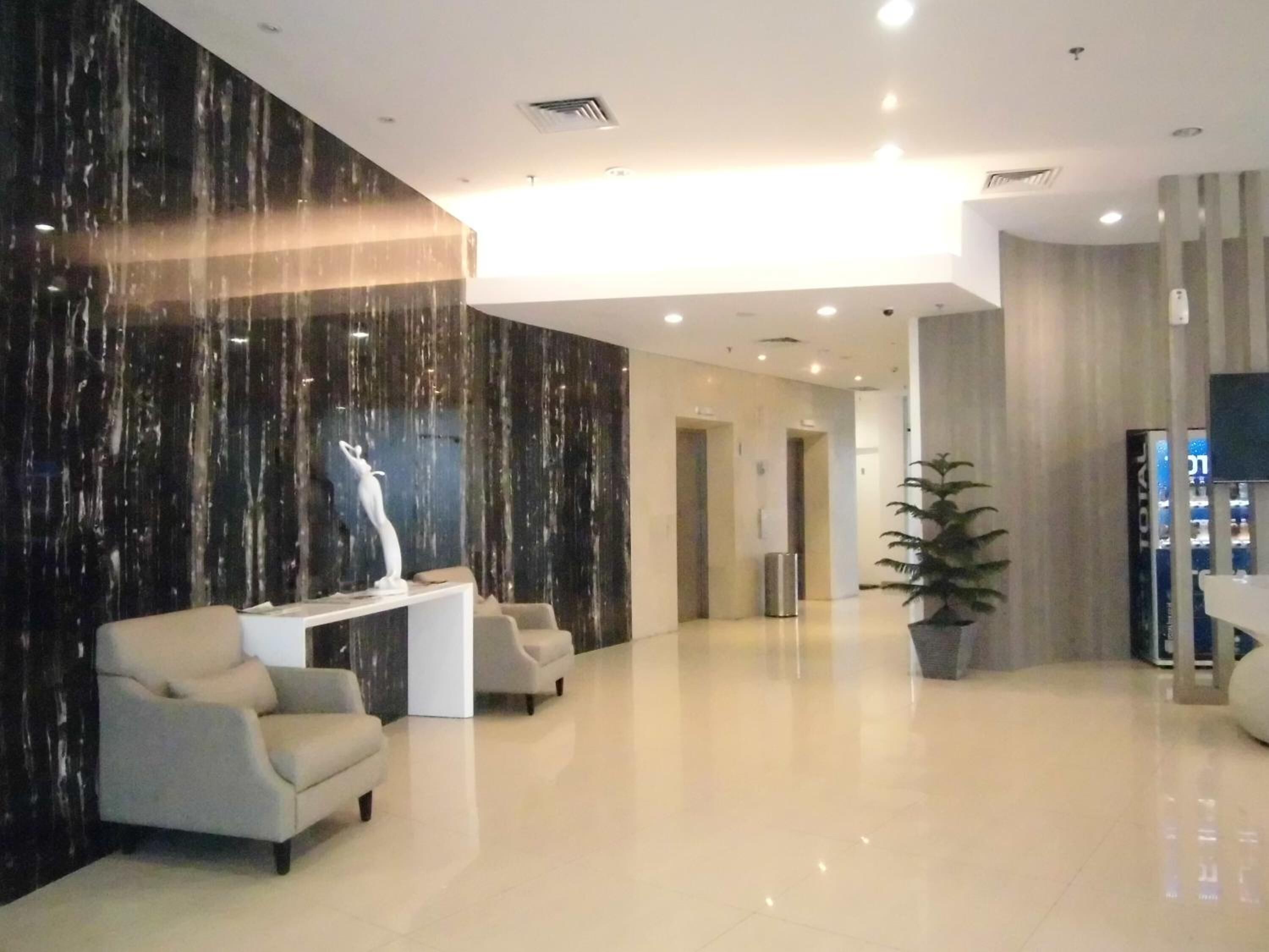 Foto - Whiz Hotel Cikini Jakarta