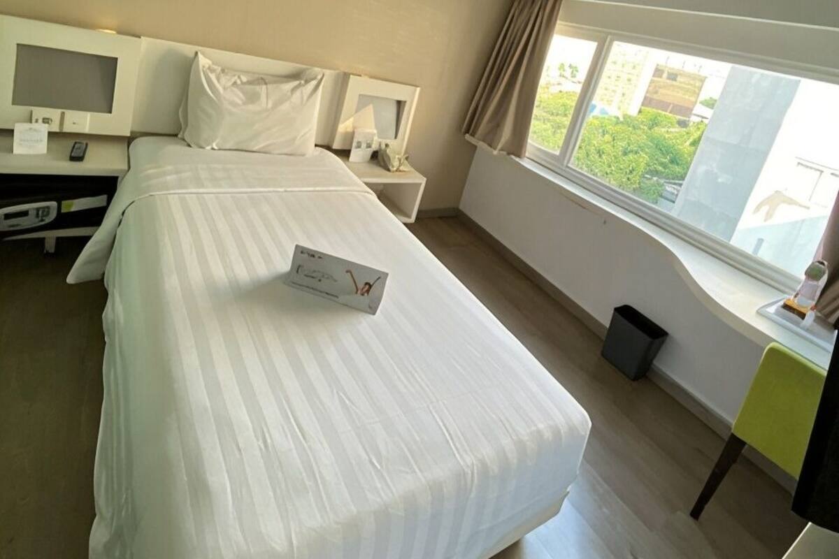 Desk, free WiFi, bed sheets