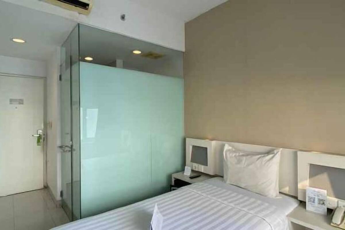 Escrivaninha, Wi-Fi de cortesia, roupa de cama