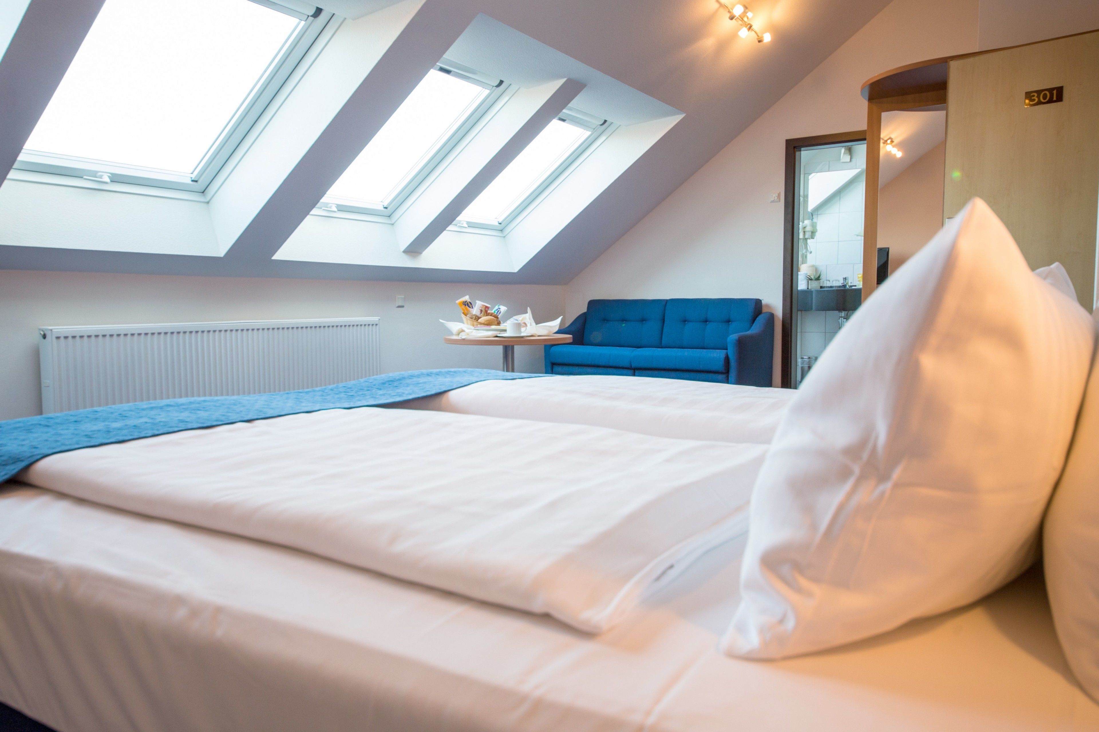 comfort double room | 1 bedroom, minibar, desk, blackout curtains