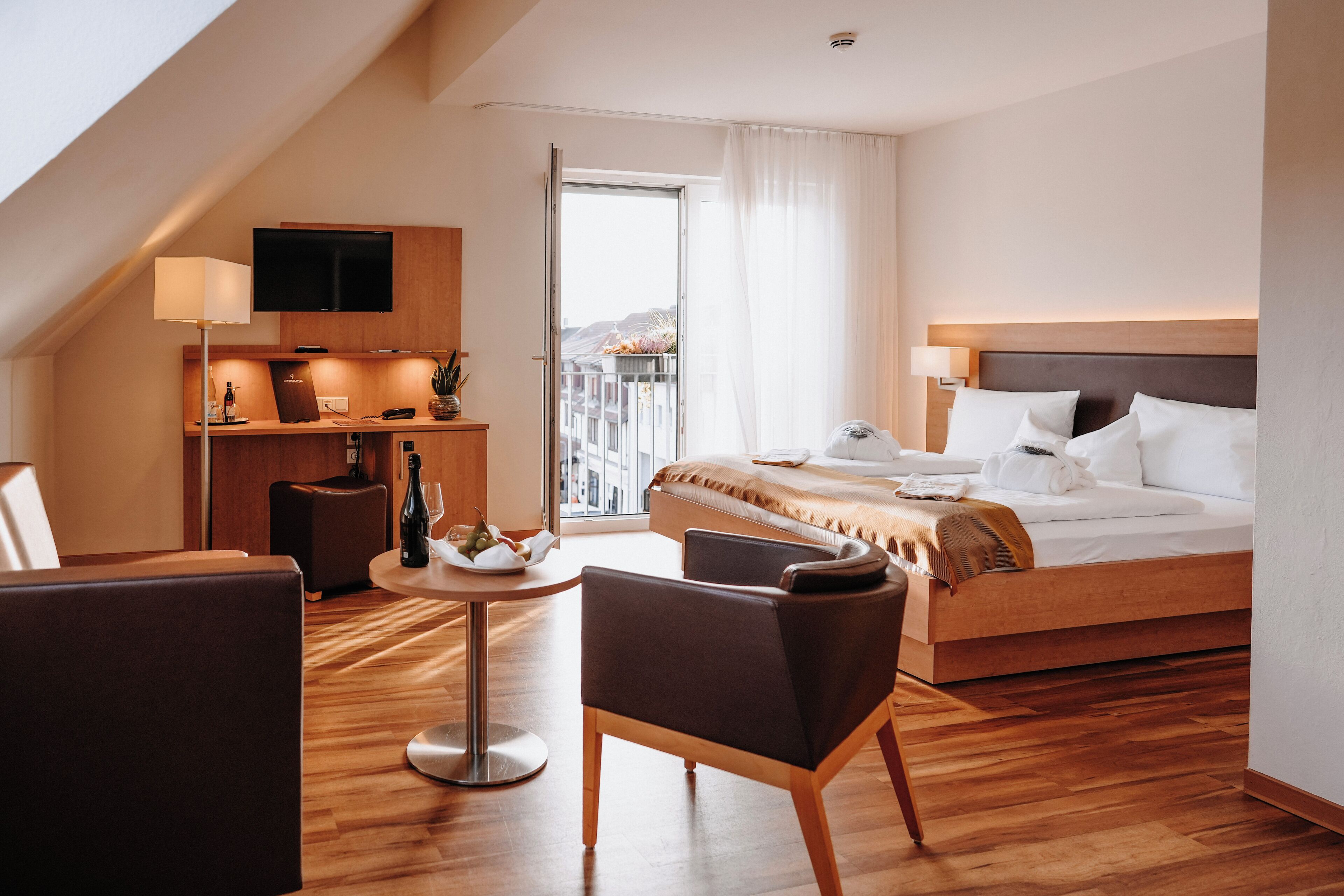 Comfort Double Room | Minibar, desk, blackout drapes, soundproofing