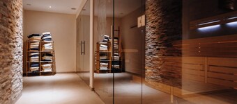 โรงแรมและร้านอาหารโกลเดนเนอร์ ฟลุก