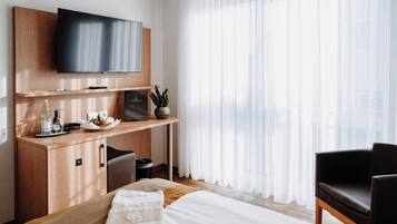 Minibar, bureau, rideaux occultants, chambres insonorisées